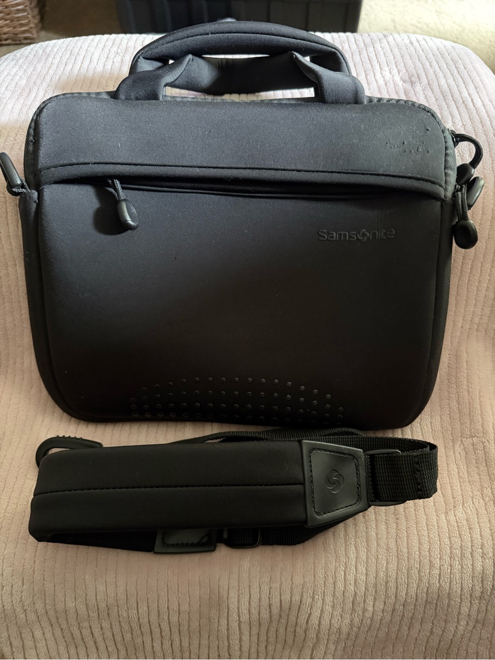 Samsonite Black Compact iPad/Tablet with Adjustable Strap